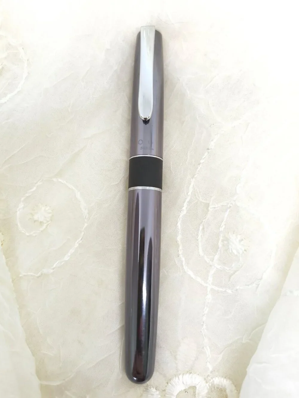 Tombow Zoom 505 BW Metallic Gray / Black Pen